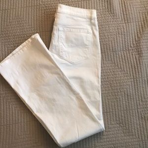 Fit and Flare white jeans NWOT!! Size 2 LOFT